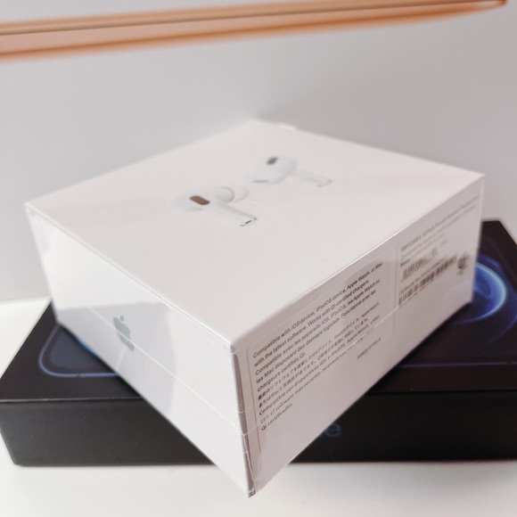 Airpod Pro - Picture 2 of 3